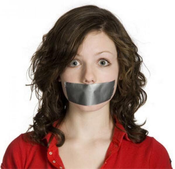 KevParody's tweet photo. Wish I could do this to @chelseaprice1 because of her had breath. #CleanYourTeethWoman #SortThatShitOut http://t.co/rGzzJwJcSM