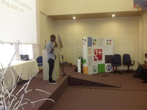 gamelmag's tweet image. .@AntiRhythm now educating the house on plagiarism. #Blogcamp13