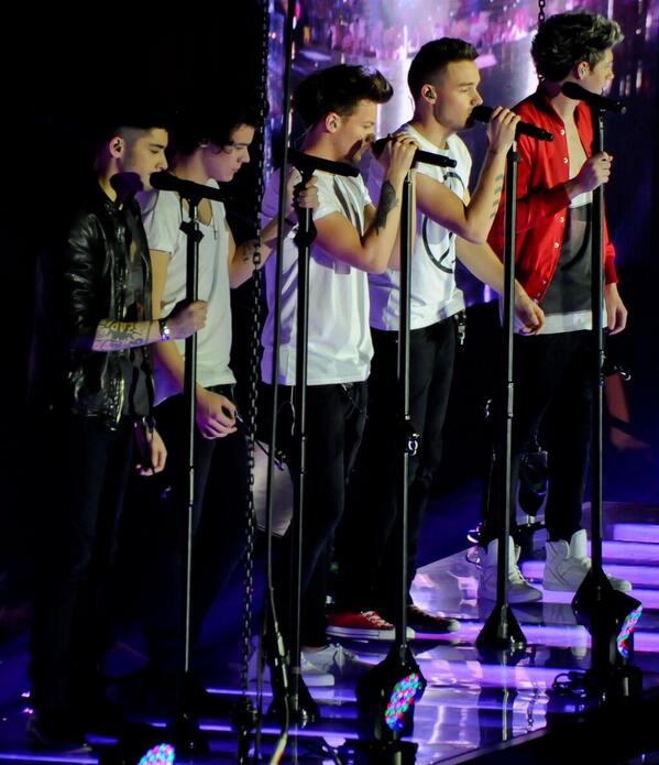 1DirectionGR tweet picture