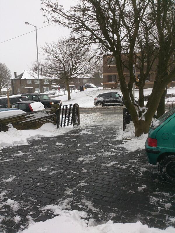 rickgled's tweet image. @EmilyStaj no1 will b crashing into our cars #cleardrive #effort ill get hoover out for u