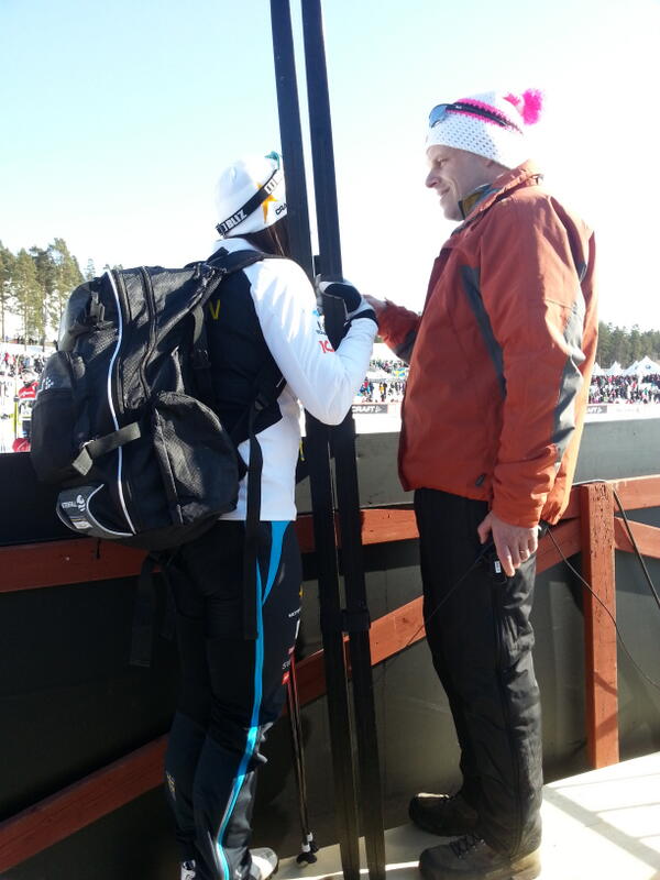 Vinterkanalen's tweet photo. Kalla gör en stadiointervju efter femteplatsen. #twittski http://t.co/SLtroNg0ZF