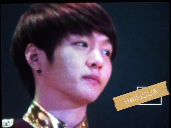 HelloSUB's tweet photo. 130323 롯데월드 창섭 :: 오랜만이야........ㅠㅠㅠㅠㅠㅠㅠㅠ http://t.co/WJXqJRcxQ0