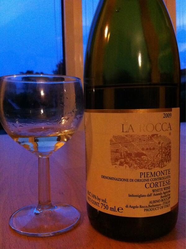 Tribute to winemaker #AlbinoRocca. La Rocca 2009 white, #Piemonte Cortese. What a great wine!