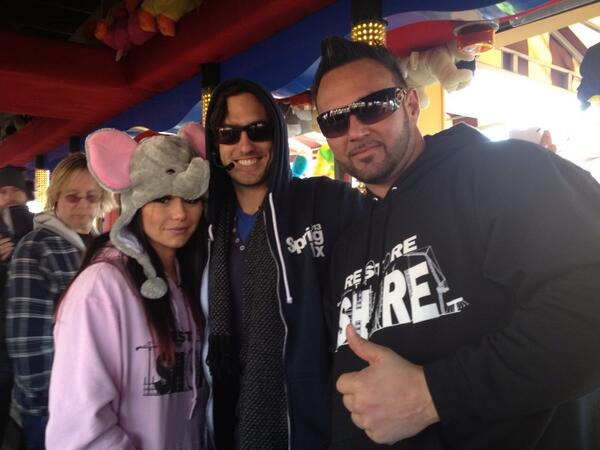 FuckYeahJWoww's tweet image. Adorable!! RT @rpunley: Jwoww, Andrew Jenks and Rodger raise money for United Way at Six Flags #springfix #unitedway