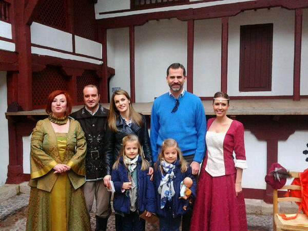 Los Príncipes y las infantas Leonor y Sofía visitan Almagro BGDH1HNCcAEfcZg