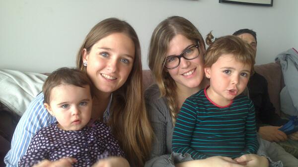 JuliaMundi's tweet photo. Les nenes guapes de les padrines!!! http://t.co/QYMeqHvQgb