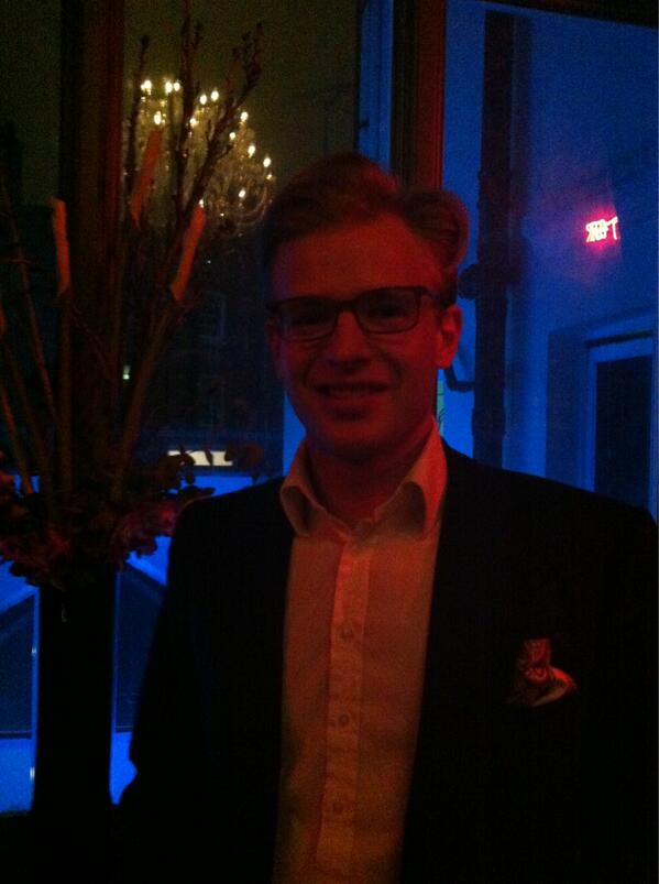 AlexHall_HDG's tweet photo. Awesome night at @3Cromwell Hope you all liked the artwork! @HautDGamme #hautdegamme #3Cromwell http://t.co/92l6D1lbFX
