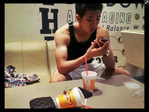 Banggtan's tweet photo. [صورة] راب مونستر http://t.co/tMitKh6skW