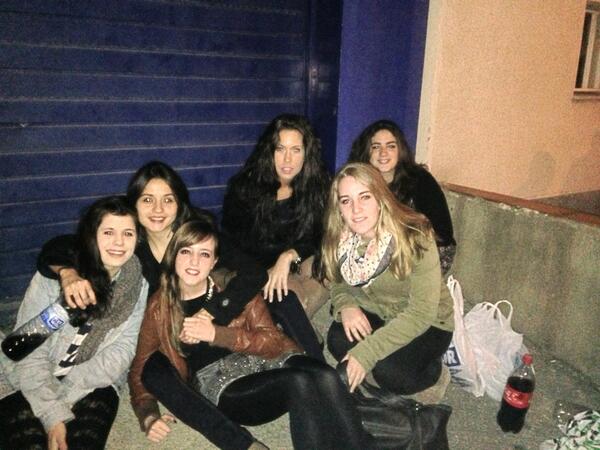 AndreaaJodar's tweet photo. De party fiesta http://t.co/gYN6aHSqX8
