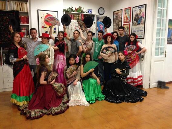 HackleyinBarca's tweet photo. Flamenco http://t.co/OmuT1TkEwK