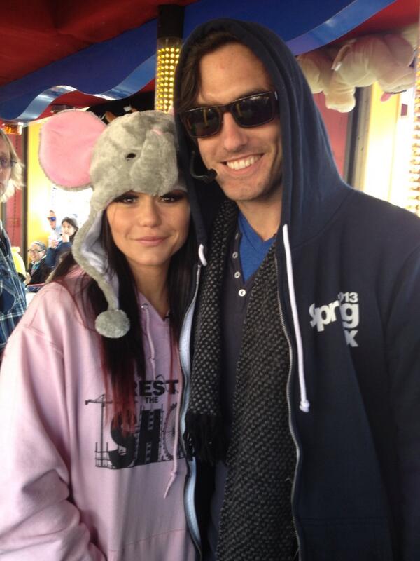 FuckYeahJWoww's tweet image. Niiice! RT @rpunley: Jwoww &amp;amp; Jenks raise $$$ and awareness for United Way #springfix #liveunited