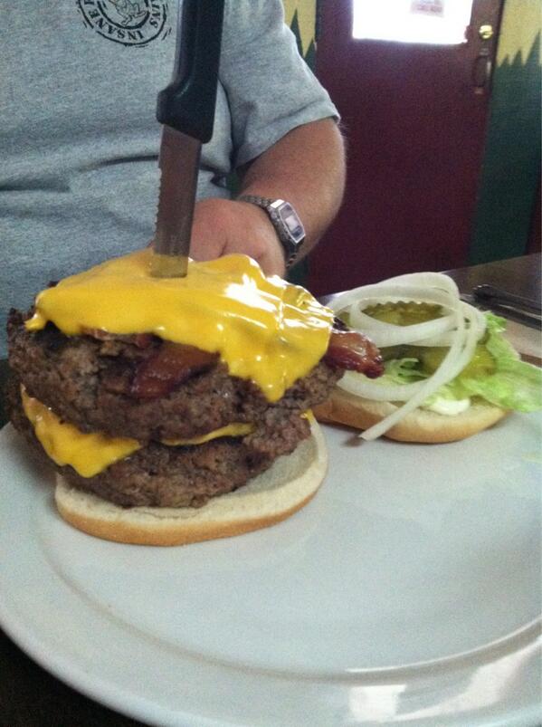 TheOfficialNC's tweet image. "She got a big burger so I call her big burger." - @jennchanobrien #wimpys