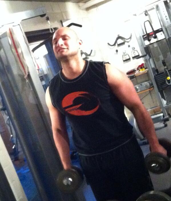 sharpready's tweet image. pump up the jam, Brahim in volle inspanning tijdens een pittige sessie deze middag! #SharpReady.com