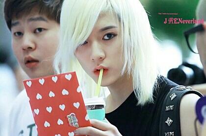 exobk0214's tweet photo. @YsoseriousQ 나로 http://t.co/bVRD0DziWW