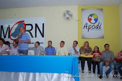 DepGetulioRego's tweet photo. [A] Na reunião da AMORN, deputado pediu união da classe política do RN em busca de solução pra os problemas da seca. http://t.co/DxgNNpYU5S