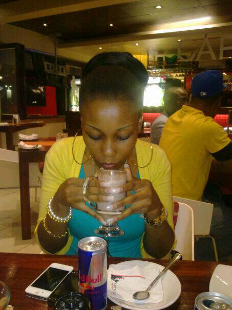 kwenzimngoma87's tweet image. #Iphone #BBtorch #Red bull #Hot choc - I&apos;m set