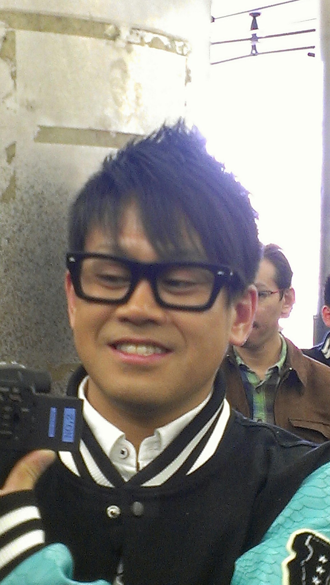 宮川大輔 笑神さまは突然に の撮影でした 神さま降りまくりでした Rt 18tetudoudeiku Kesuidawagayami 京橋駅で会ったカメラを持っていた人は実は私です この写真が証拠です Http T Co Ge5fknez2s 宮川大輔 笑神さまは突然に の撮影でした 神さま降りまくりでした Rt 18tetudoudeiku Kesuidawagayami 京橋駅で会ったカメラを持っていた人は実は私です この写真が証拠です Http T Co Ge5fknez2s
