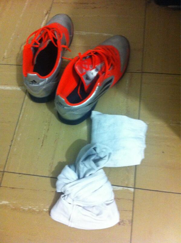 leinadsero's tweet photo. Creo que estoy apunto del retiro o no mi @LicenciadoTacvb @TacvboCantinas colgare los botines ya me siento cansado http://t.co/q5bPyoooYC