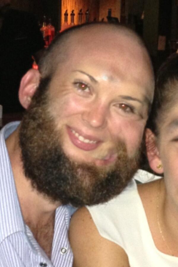 Mattyolsen12's tweet photo. @Webbbbbbby15 @sneetzy does anybody know this man ? http://t.co/S3SmBVqj6s