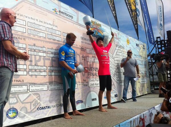 MargiesPro's tweet photo. @dusty_payne holds his winner's cheque high #MargiesPro congrats also to r-up @kerr_azy1 ! http://t.co/hG82NnidWY