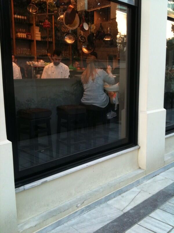 peskias's tweet photo. Σας βλέπω:) #ΠBox #Kifissia http://t.co/Xn8CcG3SsX