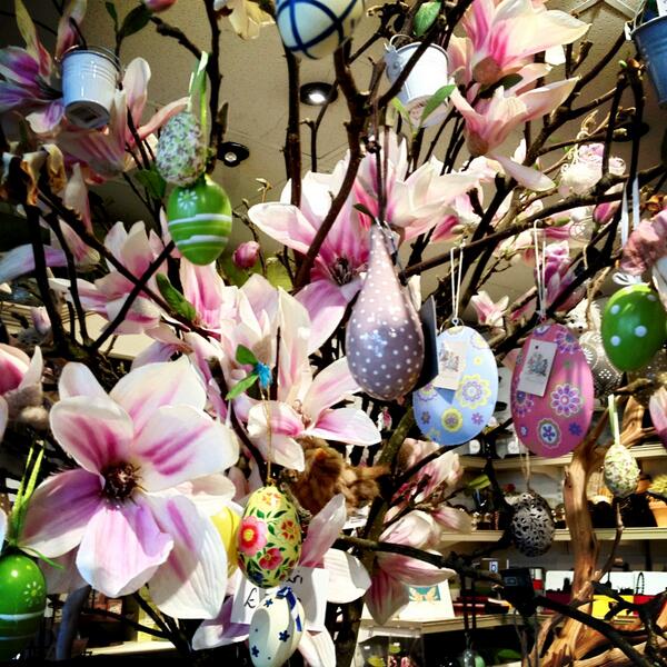 jaynecopperwait's tweet photo. Getting excited about Easter !! Check out our beautiful decorations! http://t.co/ruYTuPyCdk
