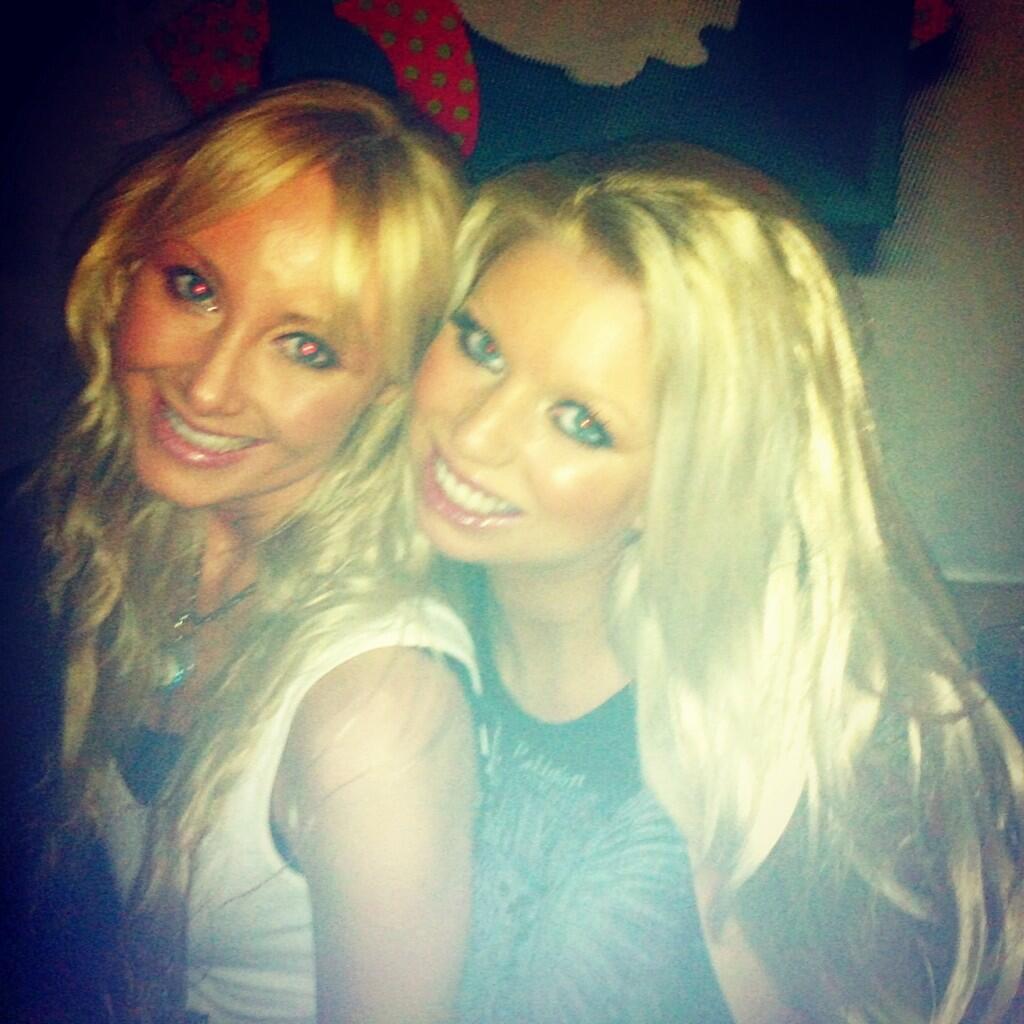 TW Pornstars - Victoria Fox. Twitter. Awesome night with @VickyLPatterson :). 11:10 AM - 24 Mar 2013