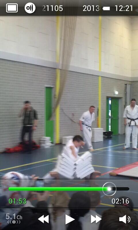 RecepPatron's tweet photo. Tijger ya broertje bij karate 6stenen gebroken http://t.co/6fpf9hXZ9M