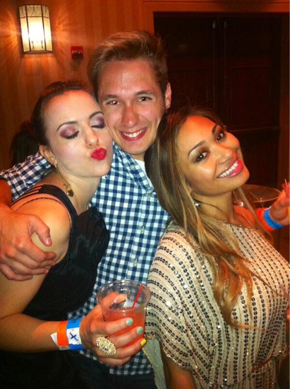 thecamcamera's tweet image. This time... @OlgaKay and @jess_lizama won't forget my name. #Kevin #BigFrame