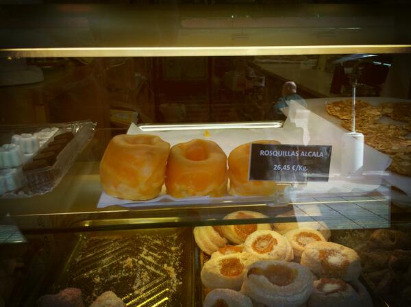 Obrador de Pipe, Calle Alcalá 337, deliciosas las rosquillas de alcalá y muy amables :)