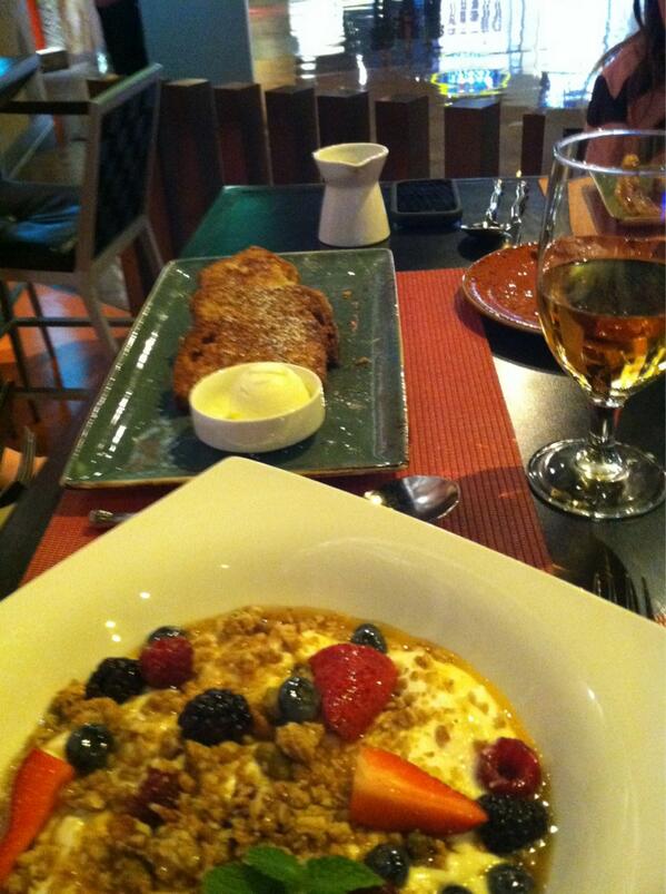 BartMahoney's tweet photo. @MGMGrand @DiegoLasVegas enjoying some decadent churro French toast! #lasvegas http://t.co/aMOBkTbmC4