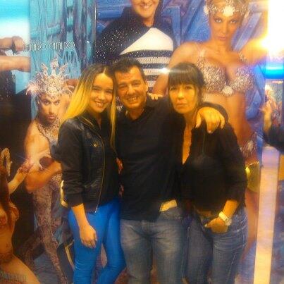dariomuzzolini's tweet photo. #Stravaganza si no la viste apurate estan hasta el 2/4 gracias @BarbieriKris siempre BRILLAS  con @glendecita y Gri http://t.co/GuJ9PjgB2e