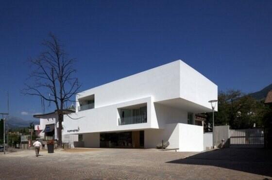 meedo139610's tweet image. @grand_rt @4ull @archthink @concept_arch  @gcc_rt  @Fnon_  فندق مودرن بايطاليا صغير ورائع #nice_architecture