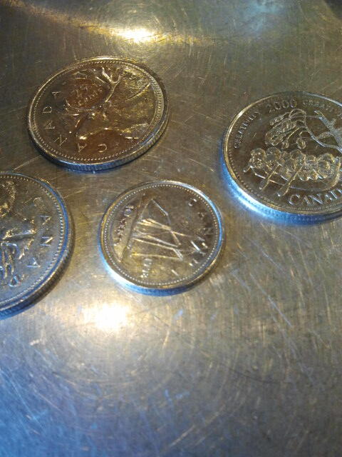BaristaxProblem's tweet image. Got tipped in all Canada money. #baristaproblems