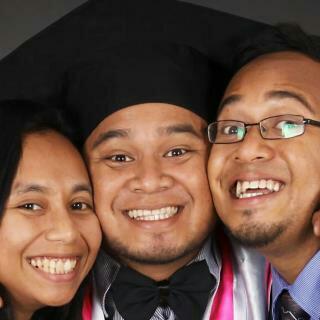Wis-udah=Wisuda=happy Family