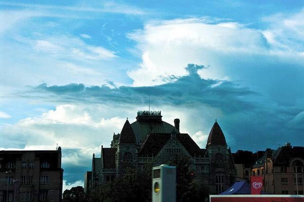 DeathStarPR's tweet photo. Cloud* shaped like a Star Destroyer over Finland.
*100% NOT a camouflaged Star Destroyer AT ALL.
(via @bonniegrrl) http://t.co/1zuPkeM1Xl