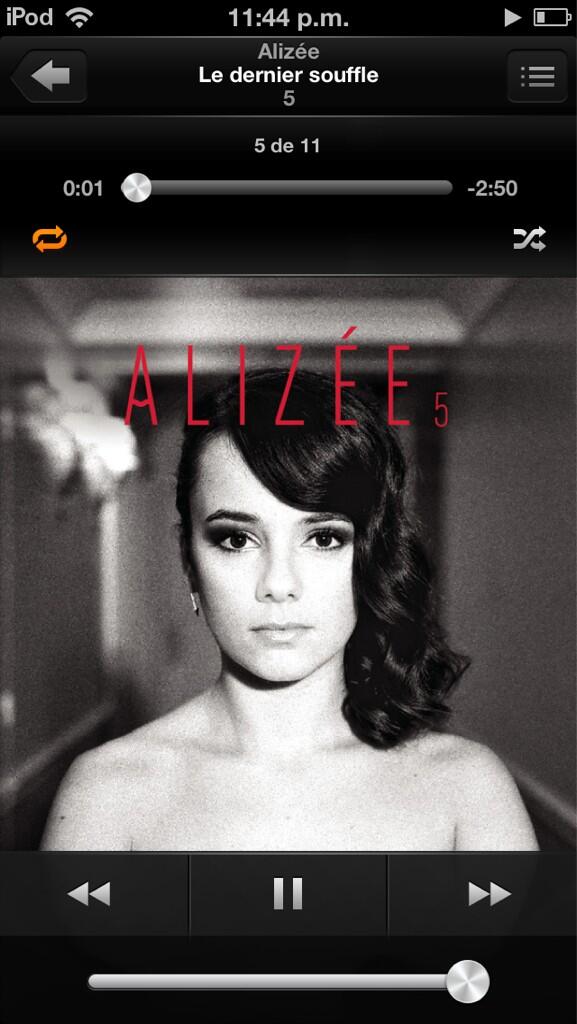 chicadefifa's tweet image. Multiples orgasmos placenteros con el nuevo álbum de @mellealizee y con esta canción más #Alizée5 😍