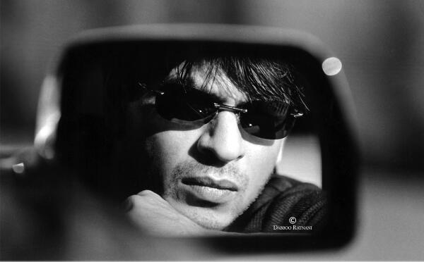 RT <a href="/DabbooRatnani/">Dabboo Ratnani</a>: Spotted <a href="/iamsrk/">Shah Rukh Khan</a> In The Rear View Mirror of His BMW  #ShahRukh