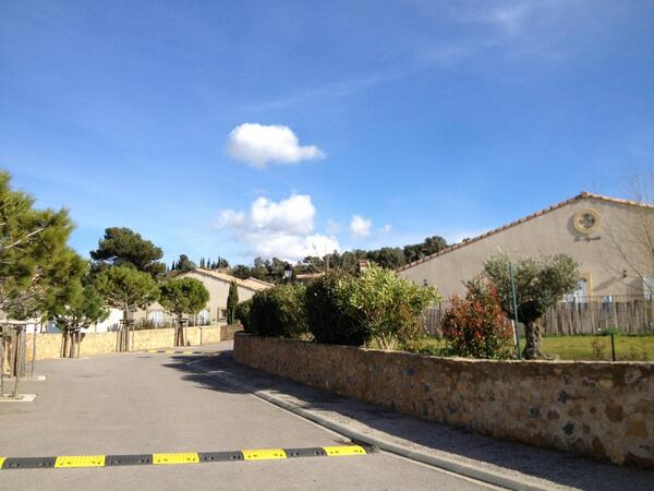 Heerlijk weer in Montbrun, 17 graden volop zon. Weer blijft goed. Er met de Pasen is nog plek bij de wijnvillas!