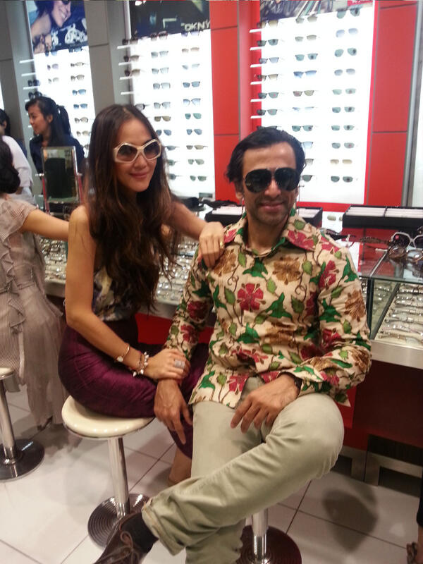 Ina_Thomas's tweet image. RT @optikseis: Akhirnya @Ina_Thomas memilih sunglasses Fendi &amp;amp; @JeremyThomasjt Porsche Design. Gmn menurut kamu? :)