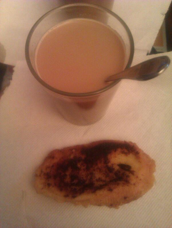 beargbares's tweet photo. Una torrija acompañada con un cafe #pequeñosplaceresdelavida http://t.co/9Ip4eb1p4v