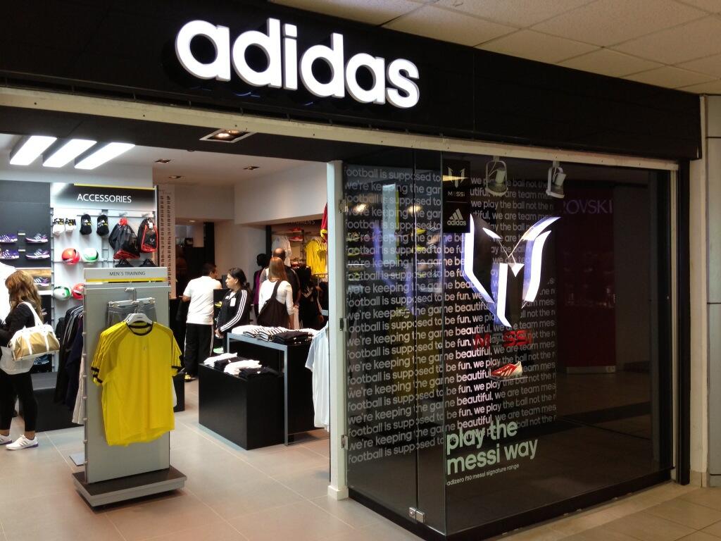 adidas store vicino a me