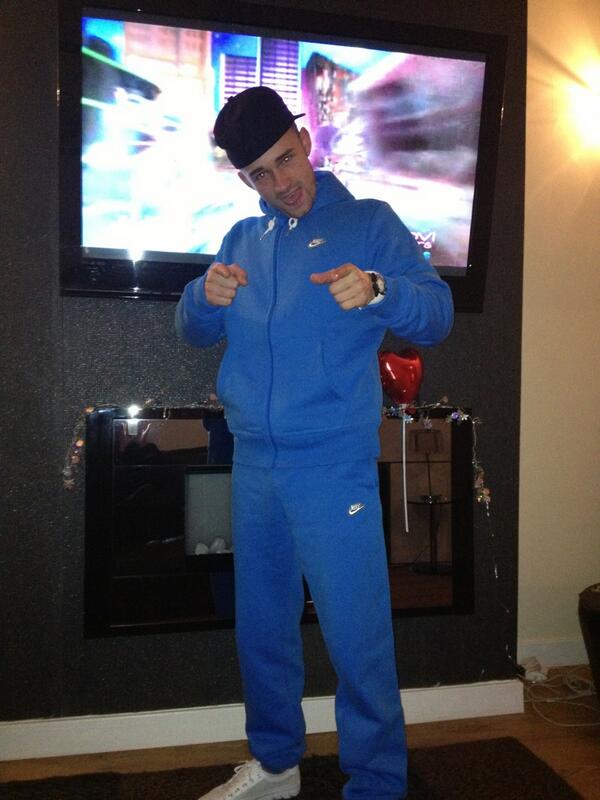 prettygalyo's tweet photo. @aaronbrierley2 thinking u bad man bro get out me house do 1 http://t.co/maqWDMZw7p
