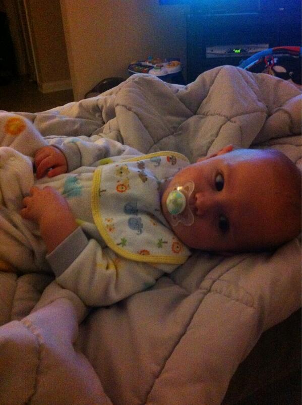 kcifuentes95's tweet photo. I have thee cutest cousin in the world ! #XavierRyan #BabyX http://t.co/goKhvprvGg