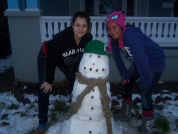 AerielNichole's tweet photo. #Snowmann <3 http://t.co/UO3oX4QjnV