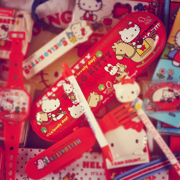 HelloKCute tweet picture