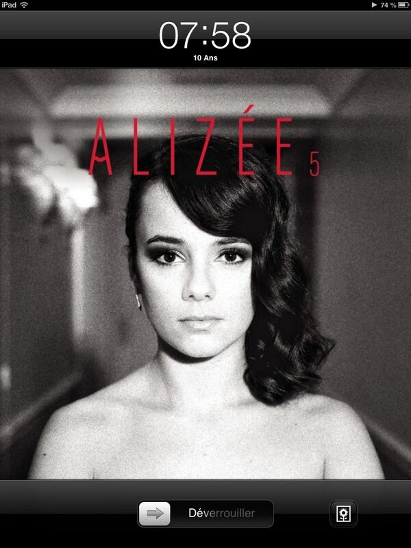 BertrandGTv's tweet image. Je l'ai cette merveille que l'on attendait tant! #alizée5 #fideledepuis13ans cc @mellealizee