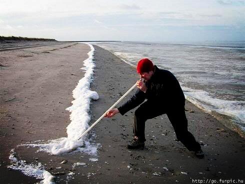 DamnItsGeorge's tweet photo. The homie @Dirty_Edd a while back in the beach. #Cocaine #SmallLine http://t.co/SHWo8C83Oe