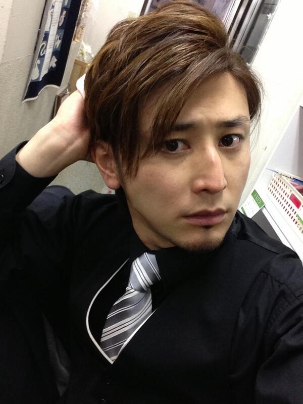 関根裕介 この髪型でネクタイすると ホストっぽくなるねw Http T Co 2cb1kweeh0 Twitter
