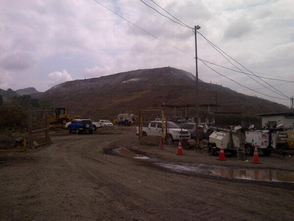 ho_fernandez's tweet photo. Vista d Patacon a esta hora. Fuego controlado en tiempo record, gracias a los 300 heroes q trabajaron sin descanso http://t.co/pZLvGPvKC4
